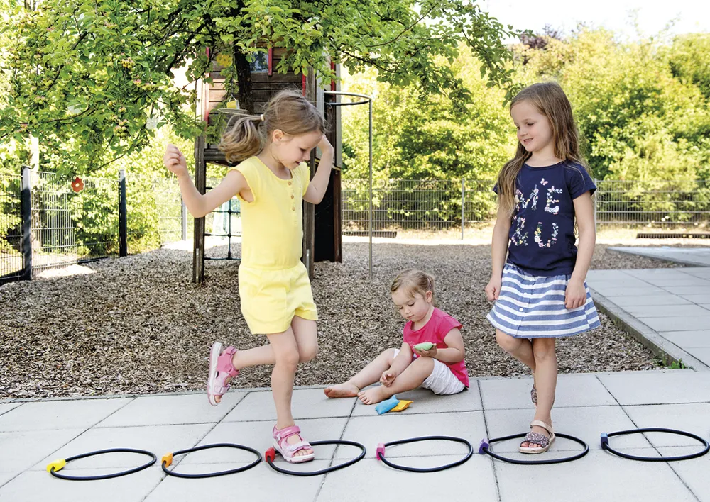 beleduc Hüpf- und Wurfspiel mit Zahlen, 15-tlg.