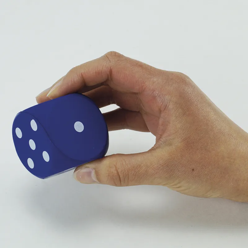 Set med viskande tärningar med ögon, 4x4 cm, 4 st.