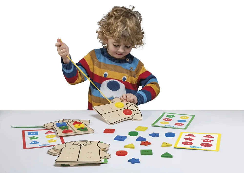 Fädelspiel "Knöpfe annähen", 84-tlg.