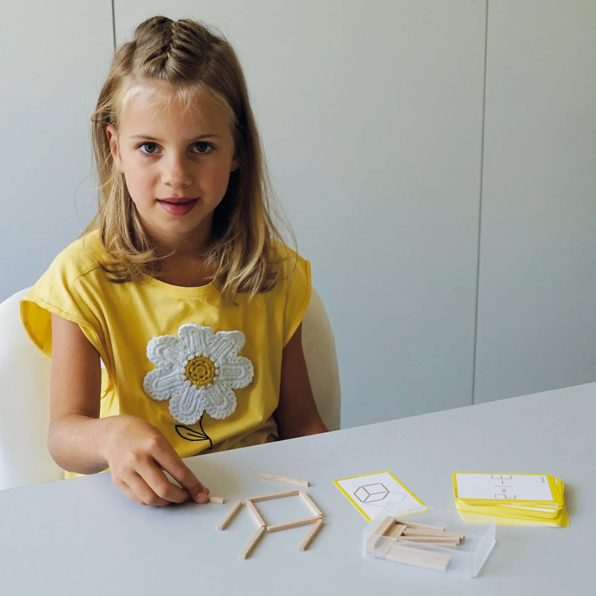 Holz-Stäbchen-Spiel im Etui