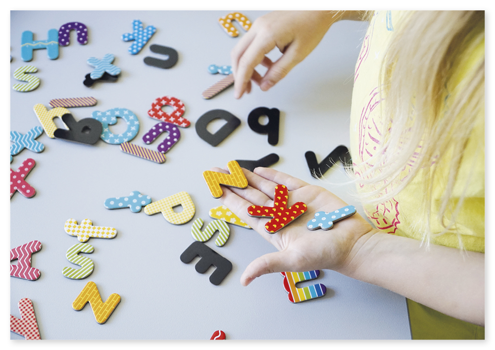 Litery magnetyczne w pudełku, ok. 45x45mm, 100szt.