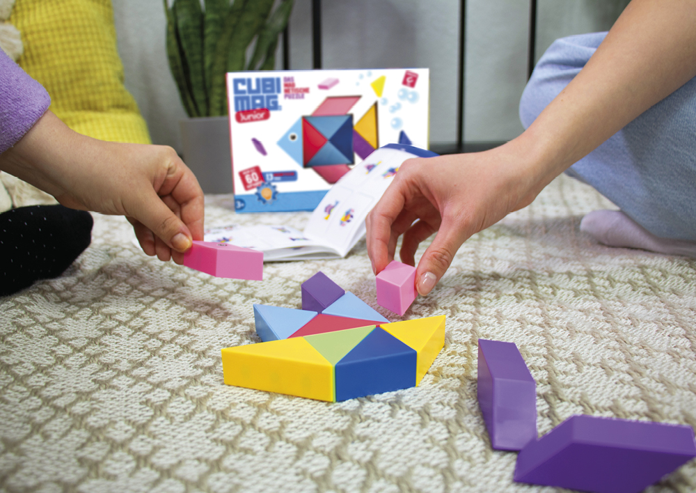 Puzzle "Cubi Mag", magnetisch, 13-tlg. Puzzle "Cubi Mag", magnetisch, 13-tlg.