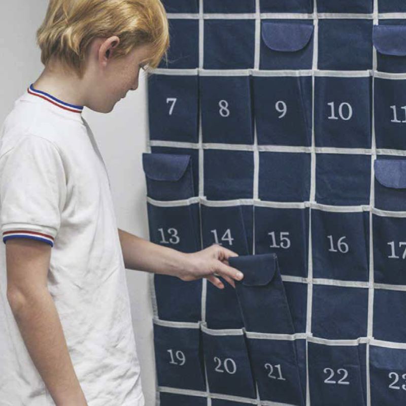 Handy-Hotel "Cyber-Safe" mit 30 Einstecktaschen, 128x78 cm