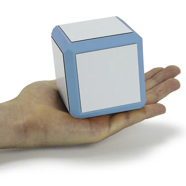 Blank kub med vita ansikten, 8 cm