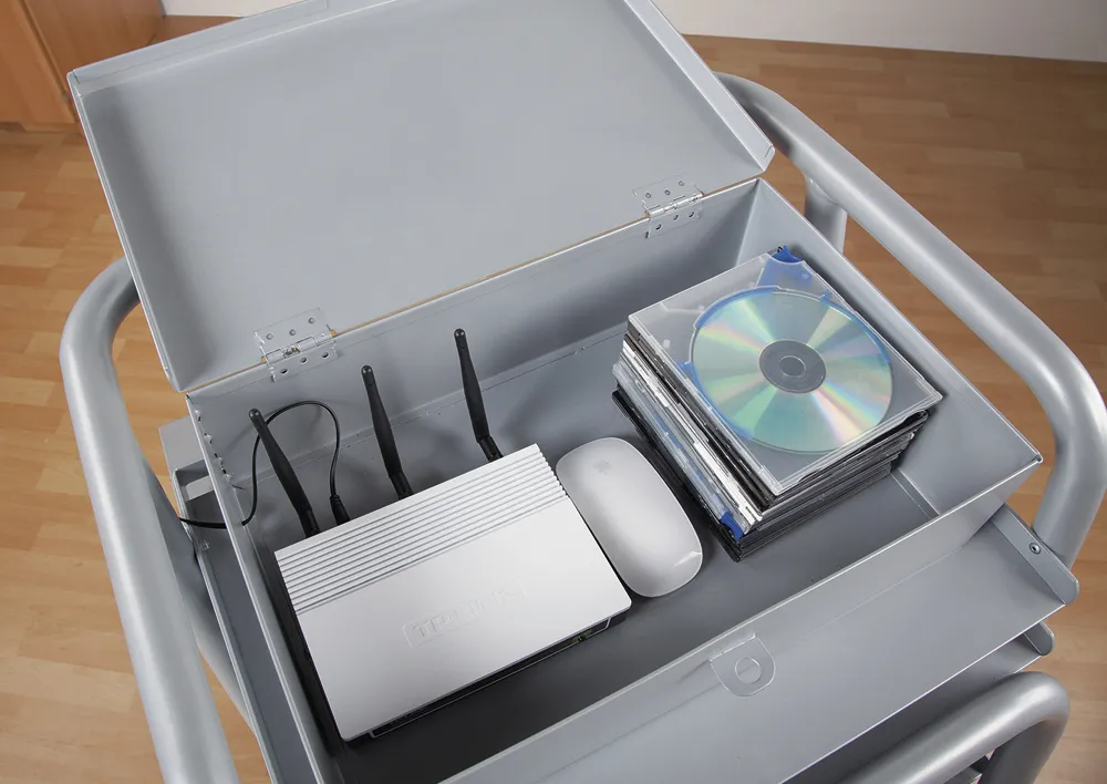 Laptop- und Tablet-Stahlwagen, 14 Fachböden