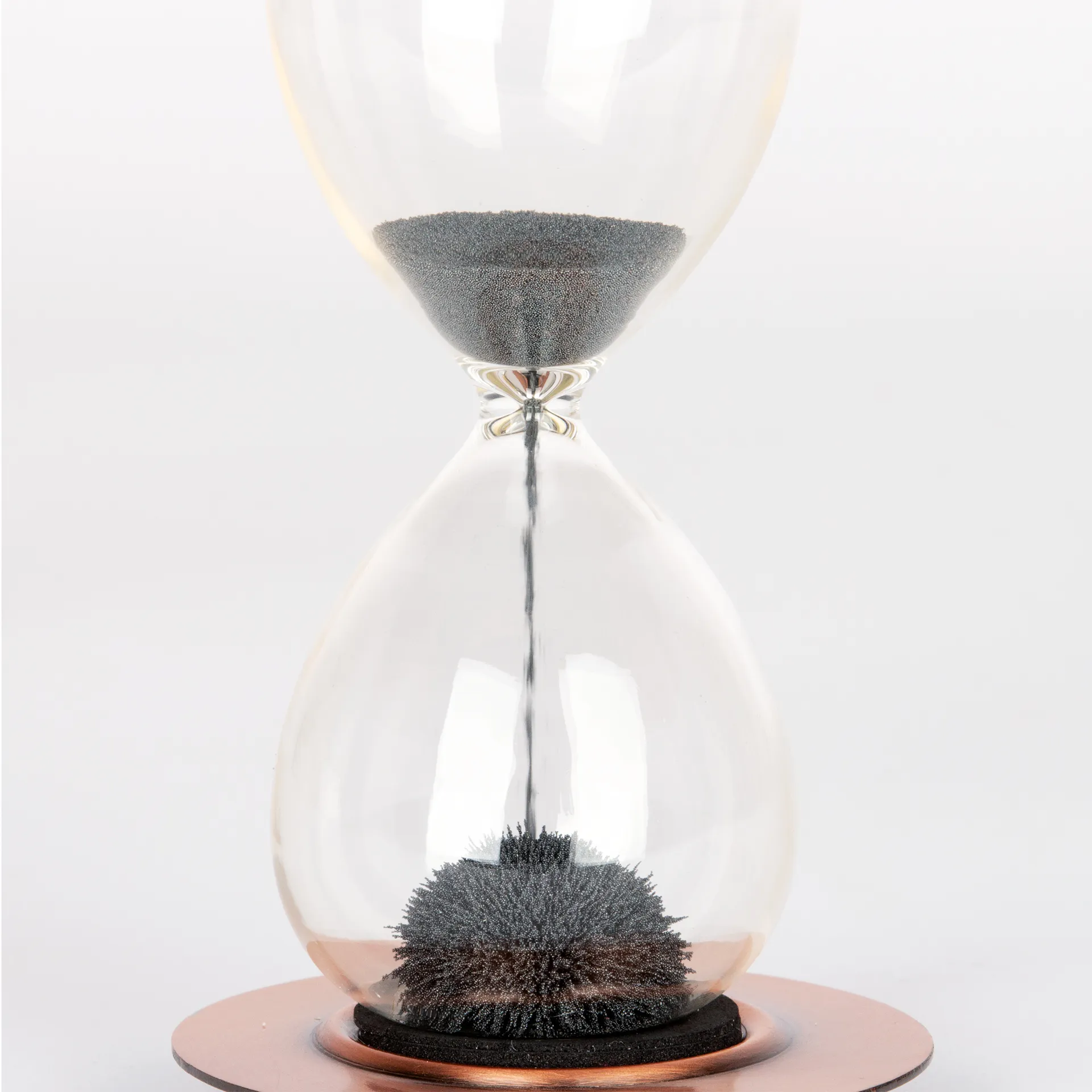 Magnetisk timeglas, 14 cm højt, 5,5 cm i diameter