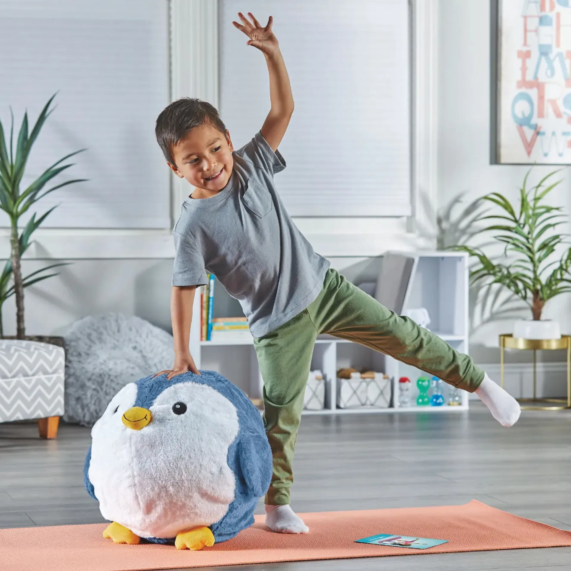 Ball Yoga-Buddy "Pinguin", mit 13 Karten