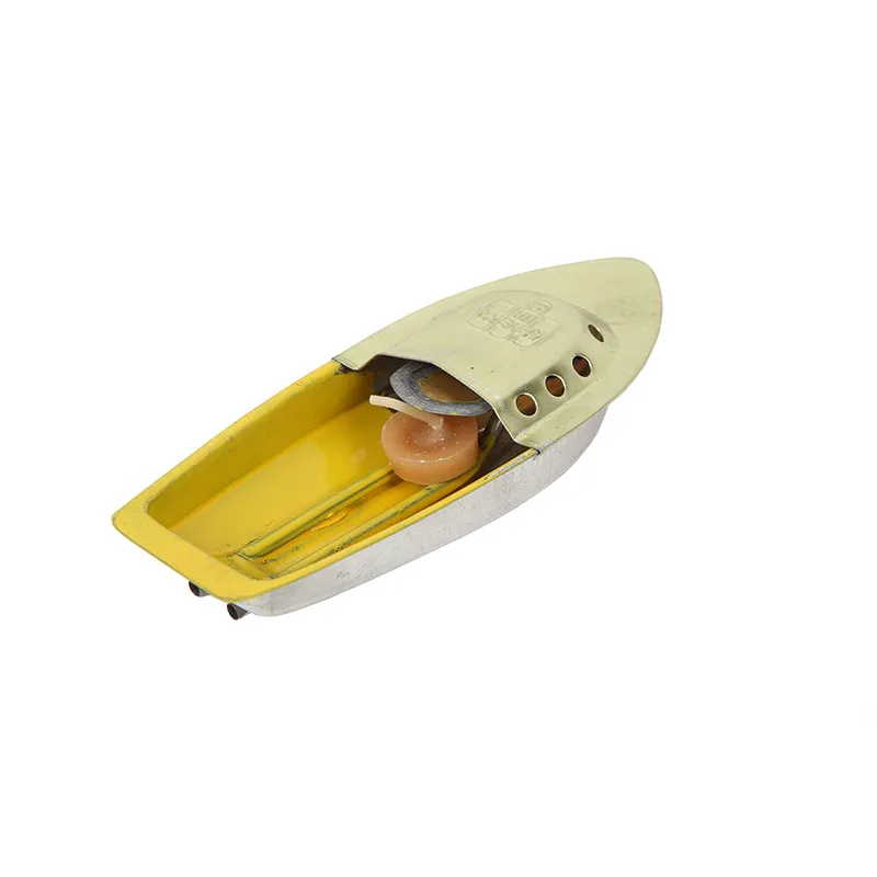 Putput-Boot mit Kerze