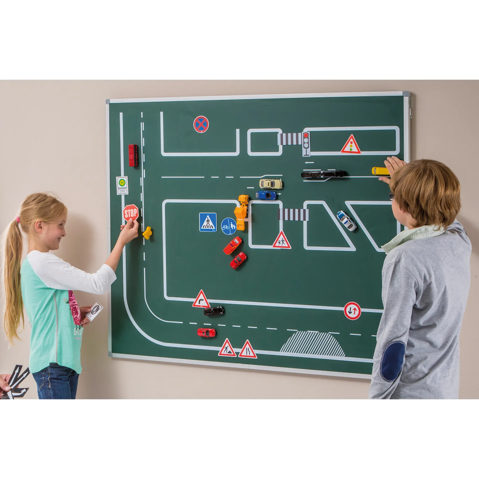 Verkehrszeichen-Box, 64-tlg., magnetisch