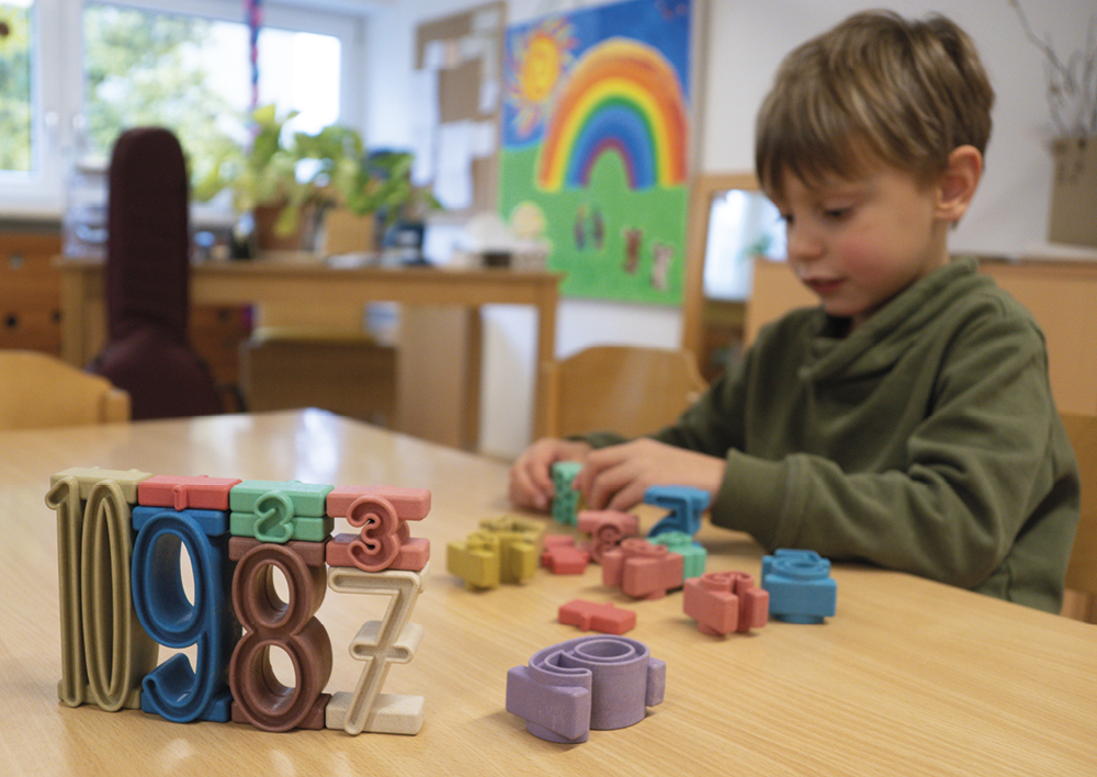 Stapel-Zahlen "Zahl-auf-Zahl", 34-tlg., "Montessori-Farben" "Montessori Premium"