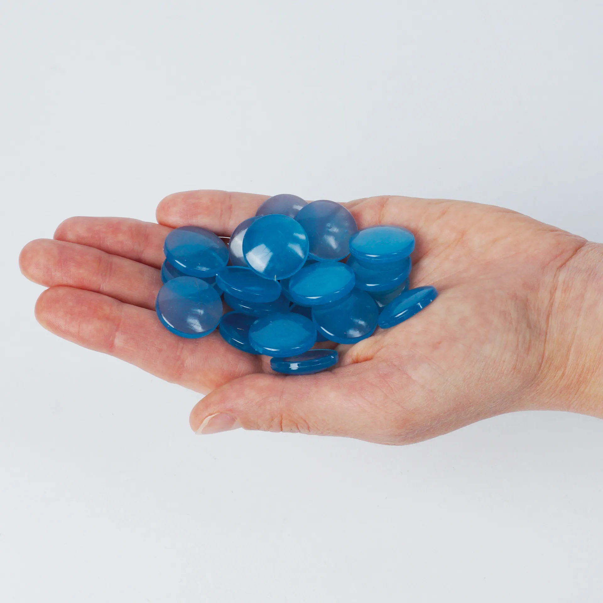 100 småsten i en æske