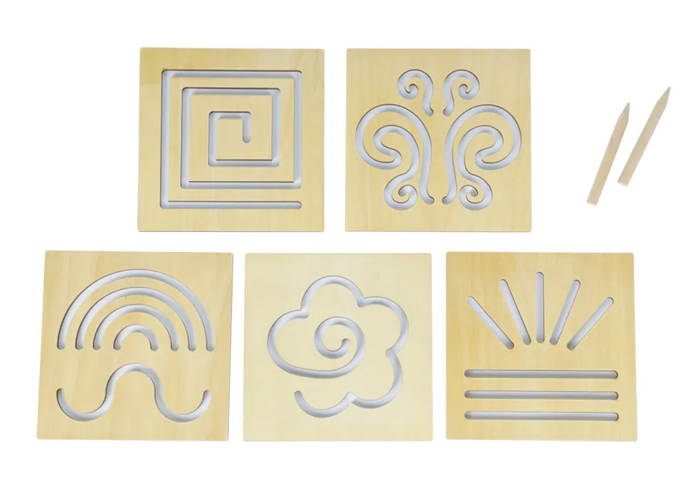 Uppsättning av svängträningsschabloner med ram och penna, 7 delar, i en trälåda