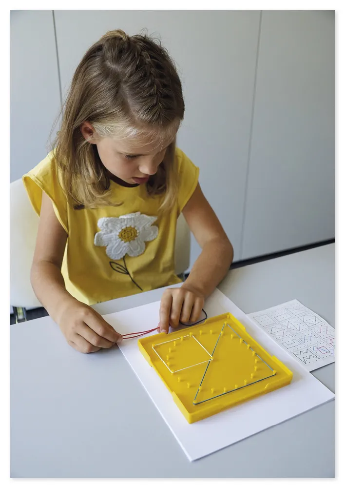 Geometrie-Brett doppelseitig (5x5 Stifte), 15x15 cm, gelb