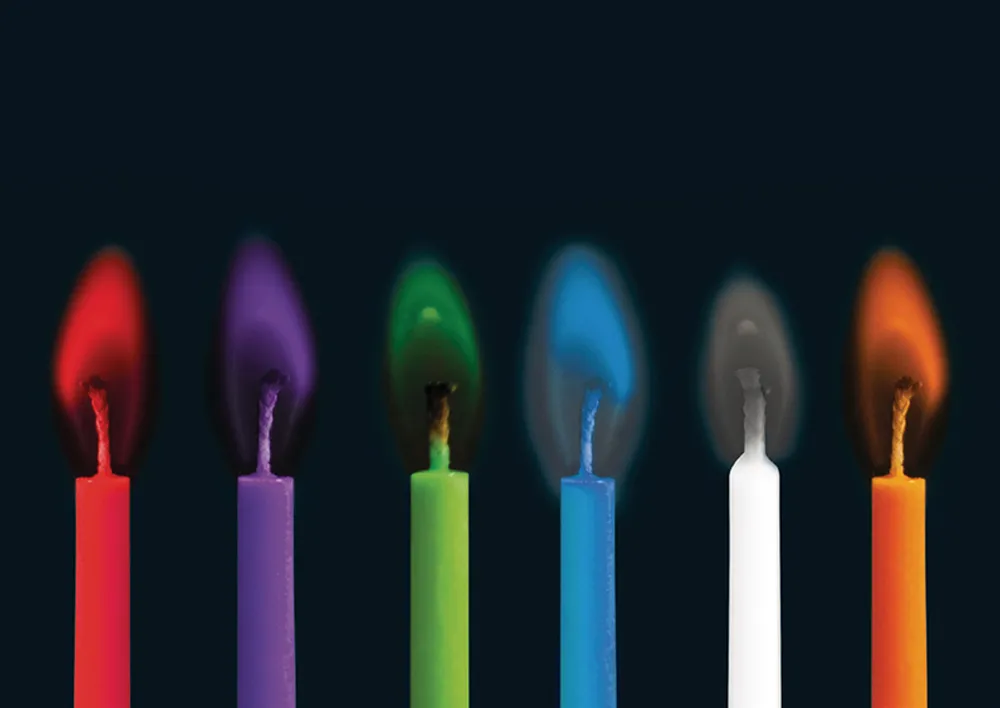 Set Partykerzen mit farbiger Flamme, 12 Stück