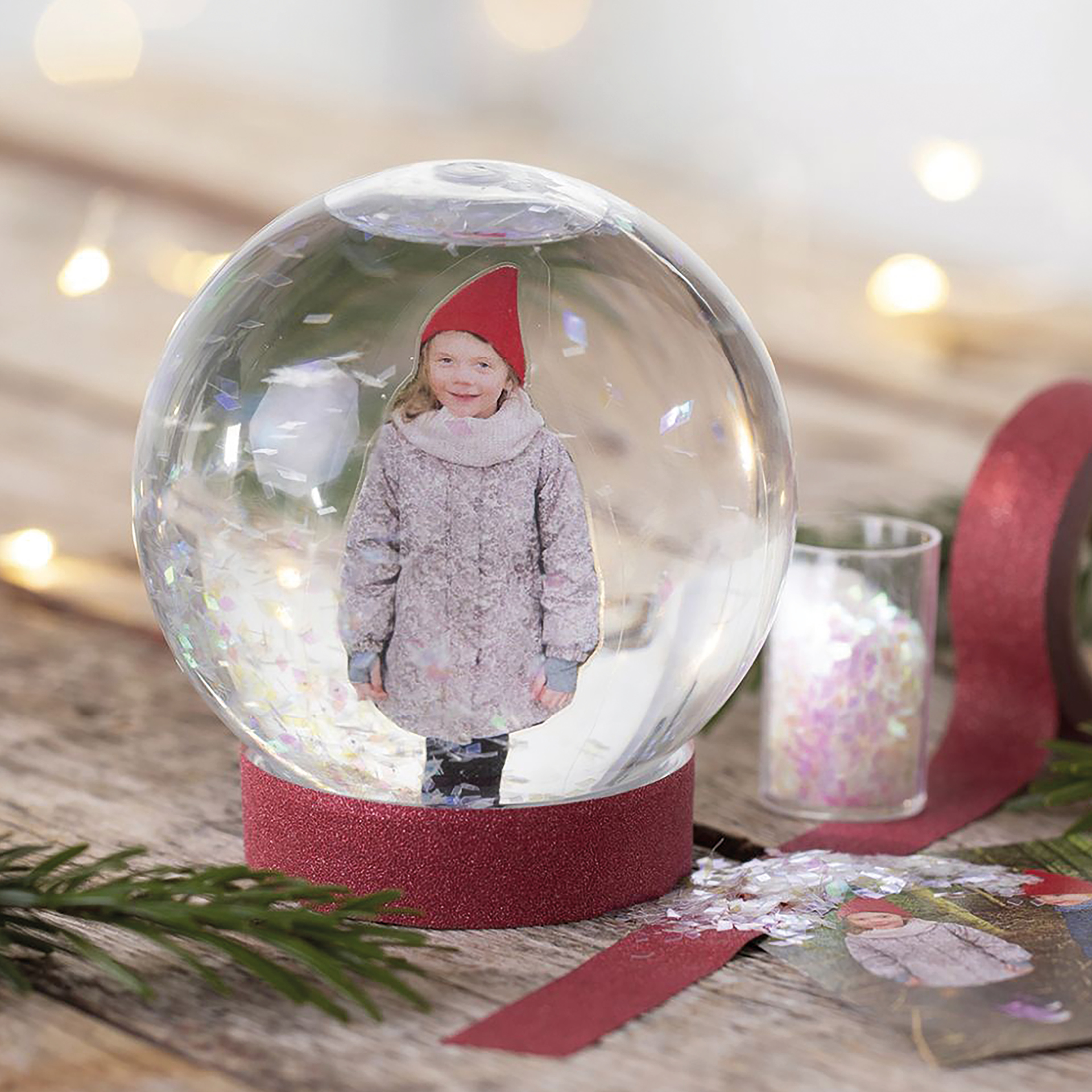 Schüttelkugel aus Kunststoff, ca. 8 cm ø