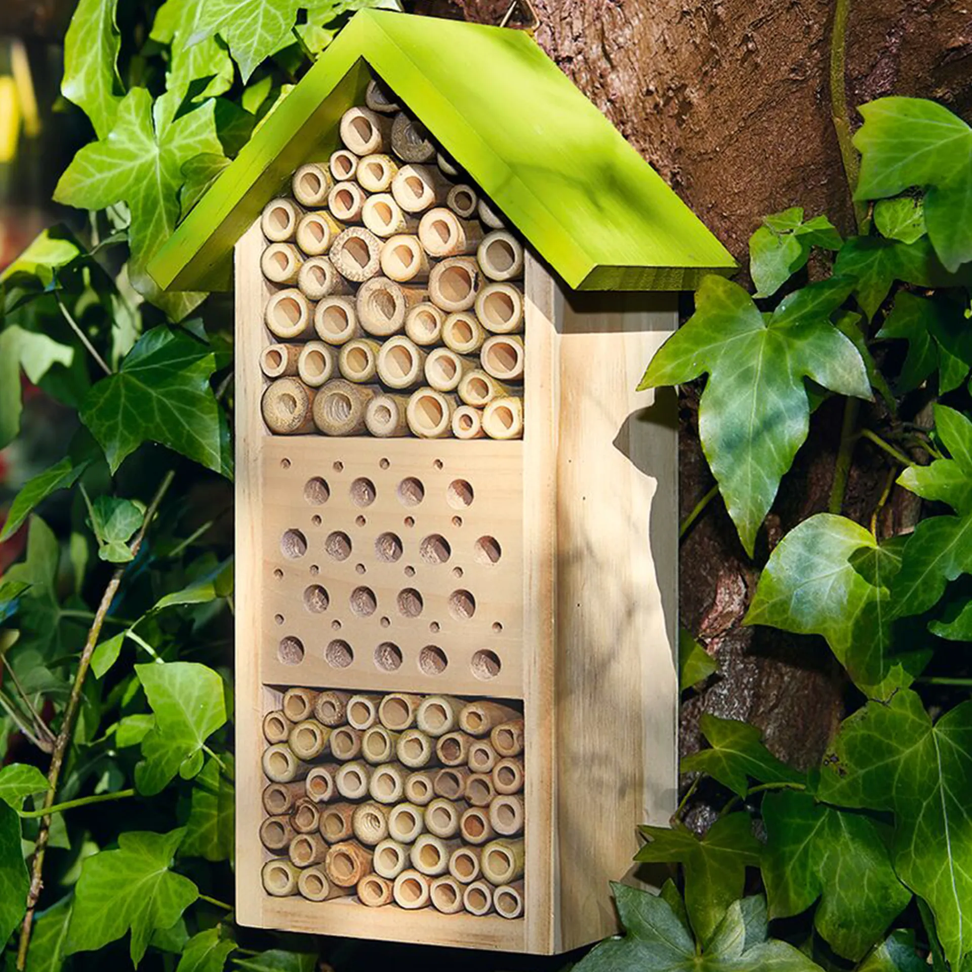 Wildbienen-Hotel, aus Holz