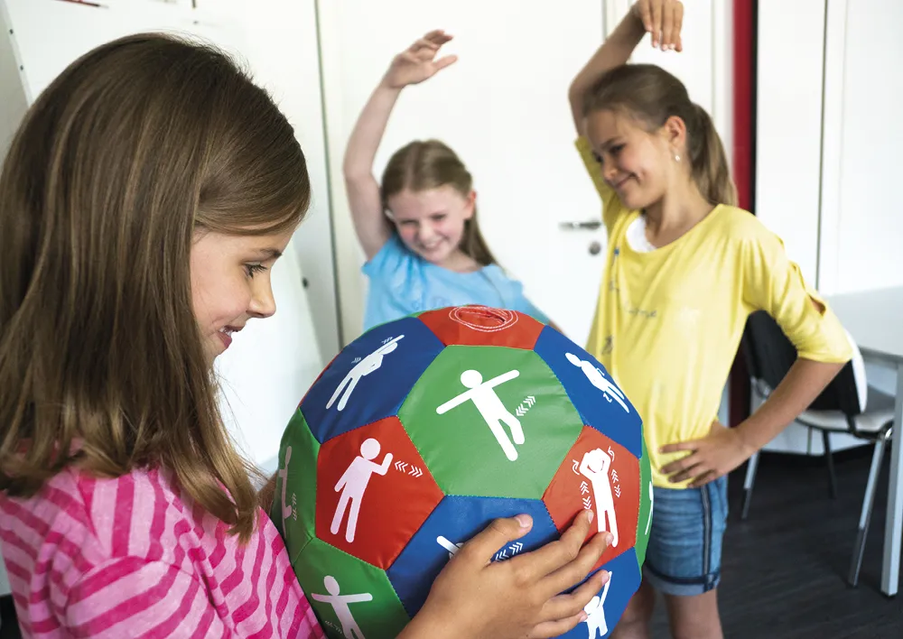 Lernspiel-Ball "Pello" Bewegungs-Variationen