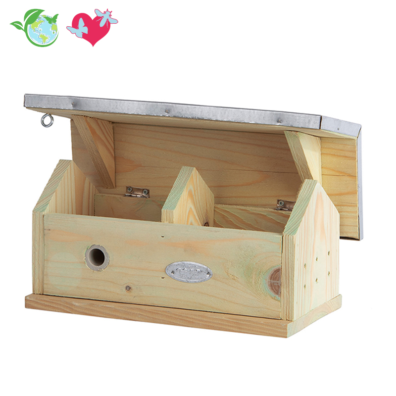 Hummel-Haus, aus Holz, aufklappbar