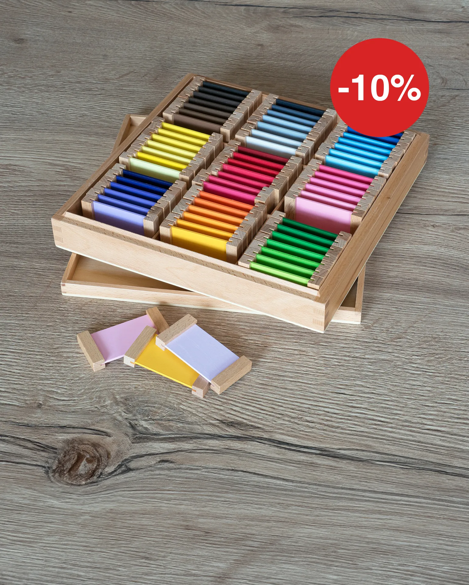 Holzbox mit Farbtäfelchen