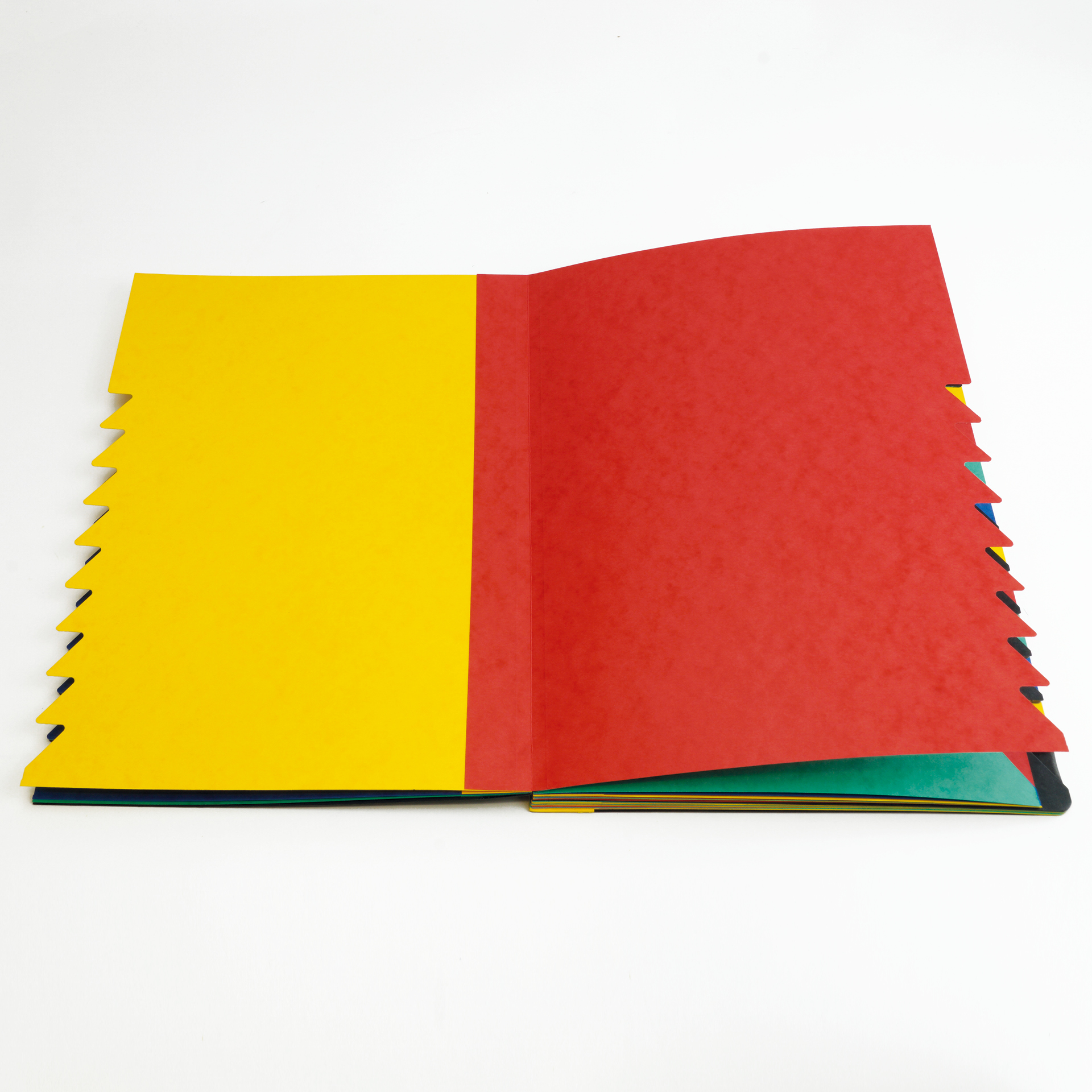 Tisch-Fächermappe 1-12 aus Pappe A4, farbig mit Verschlussgummi