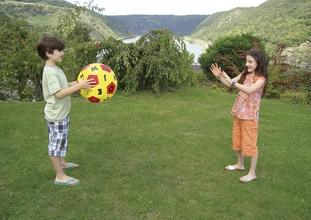 Lernspiel-Ball "Pello" - Kennenlernsätze Englisch