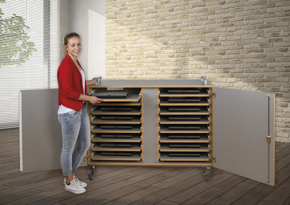 Laptop- und Tablet-Rollschrank, vorne/hinten Türen, 16 Auszüge
