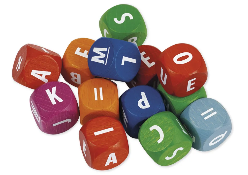 Set de zaruri "Rolling cubes" ABC, 13 piese, din lemn, în cutie