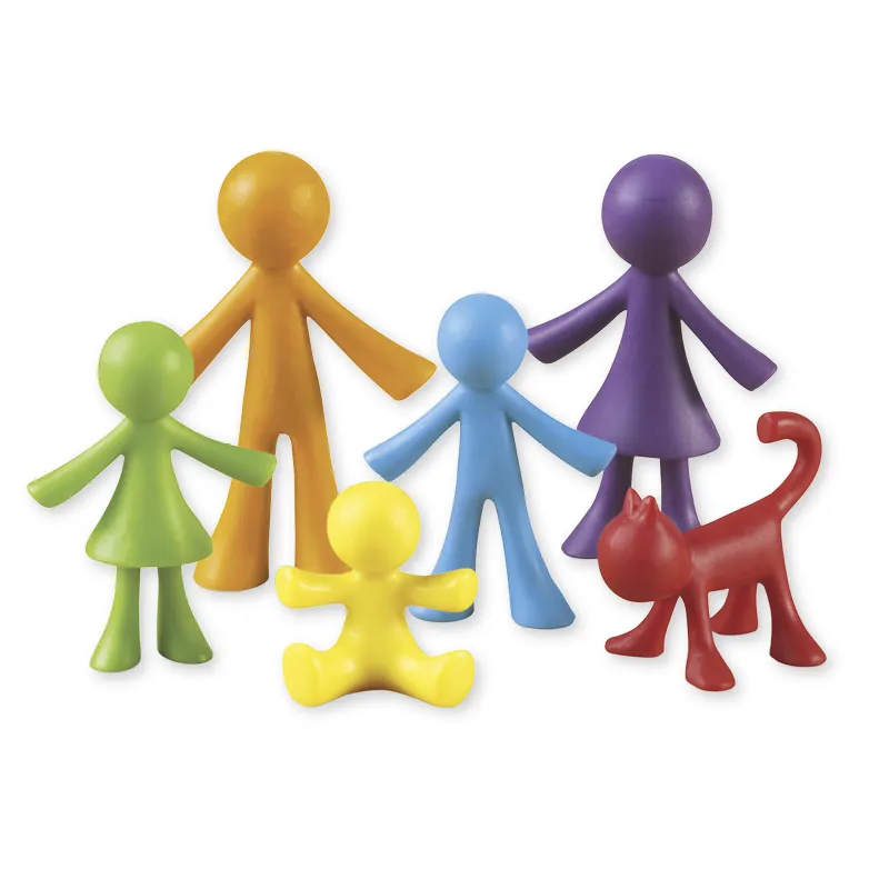 Familjefigurer i olika färger, 72 st, i en hink