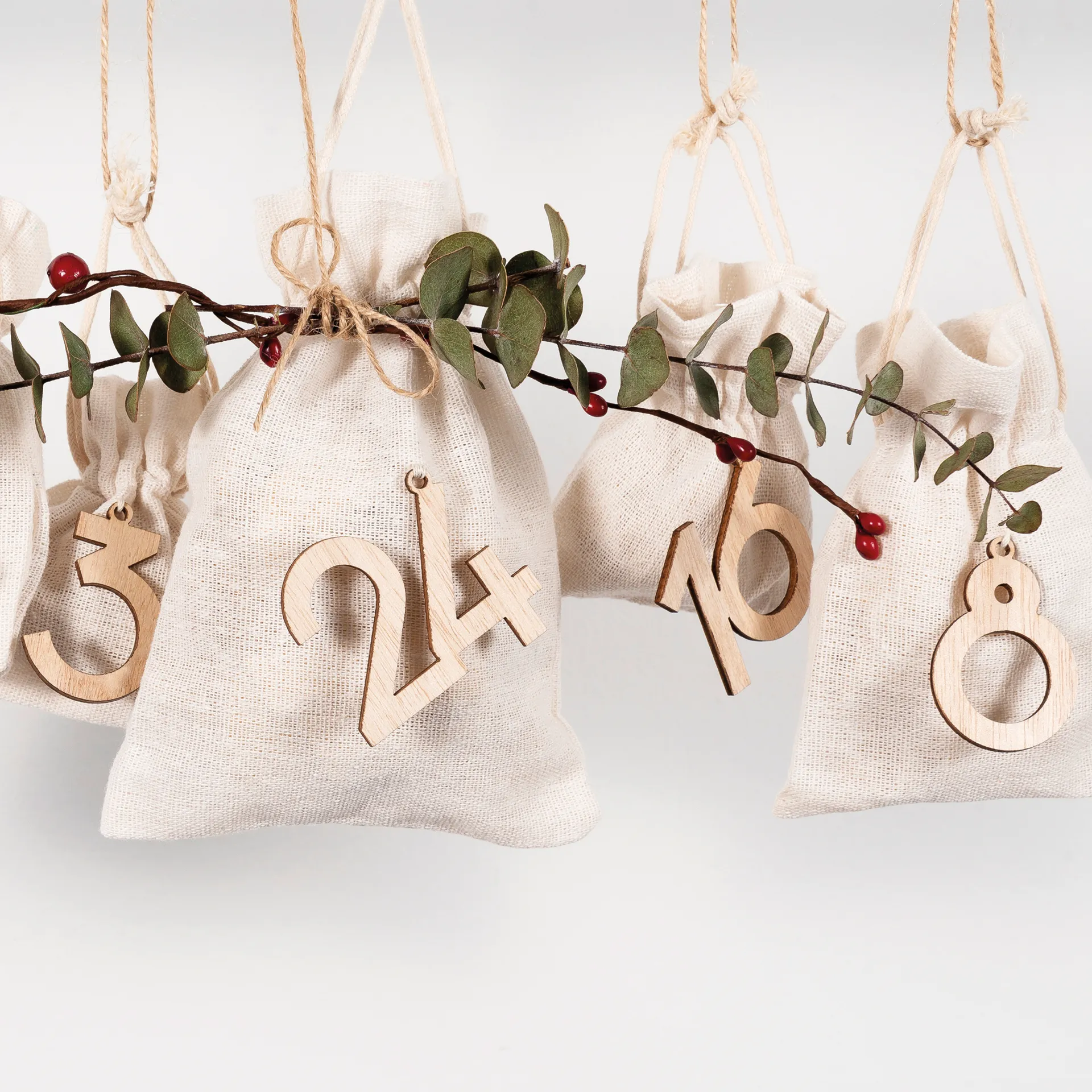Adventskalender-Zahlen "1 bis 24", aus Holz, naturfarben Adventskalender-Zahlen "1 bis 24", aus Holz, naturfarben