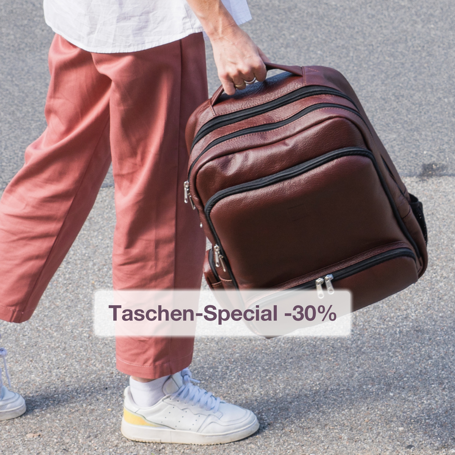 Brauner großer geräumiger Rucksack